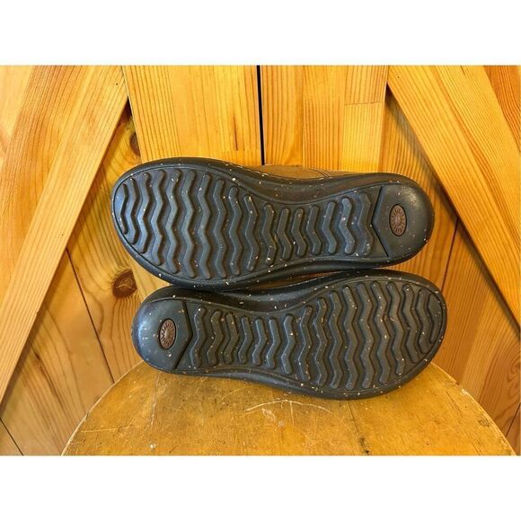 Ugg  Womens Brown Leather Sheepskin  Slip On Fur Trim Size 7 - Picture 10 of 11